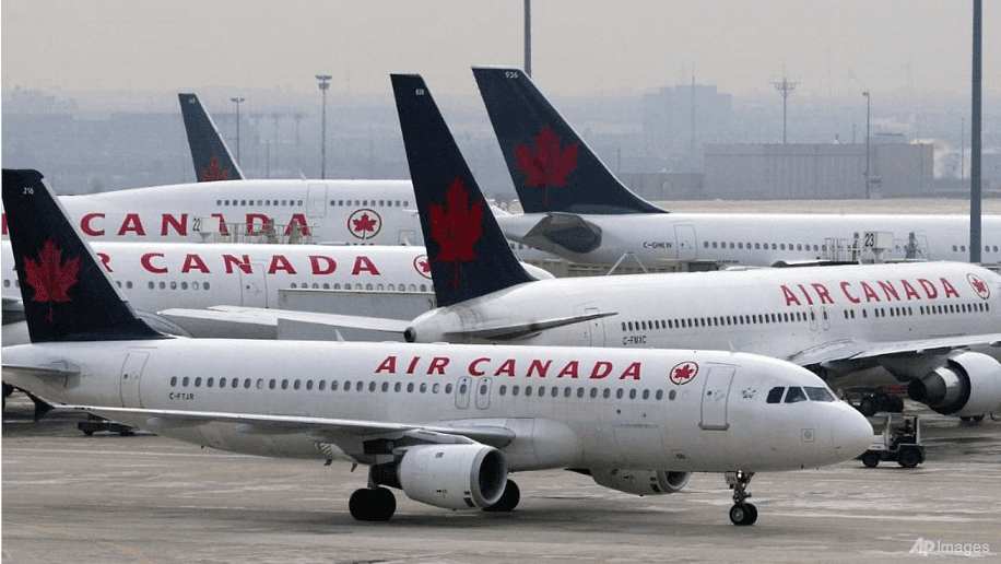 chaos-on-tarmac-air-canada-planes-collide-in-toronto