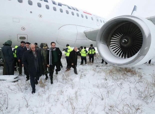 iran-air-a319-skids-off-runway