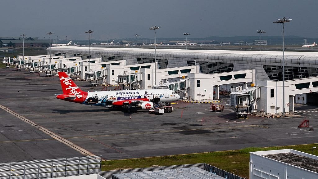 is-airasia-in-a-major-crisis-after-grounding-its-fleet