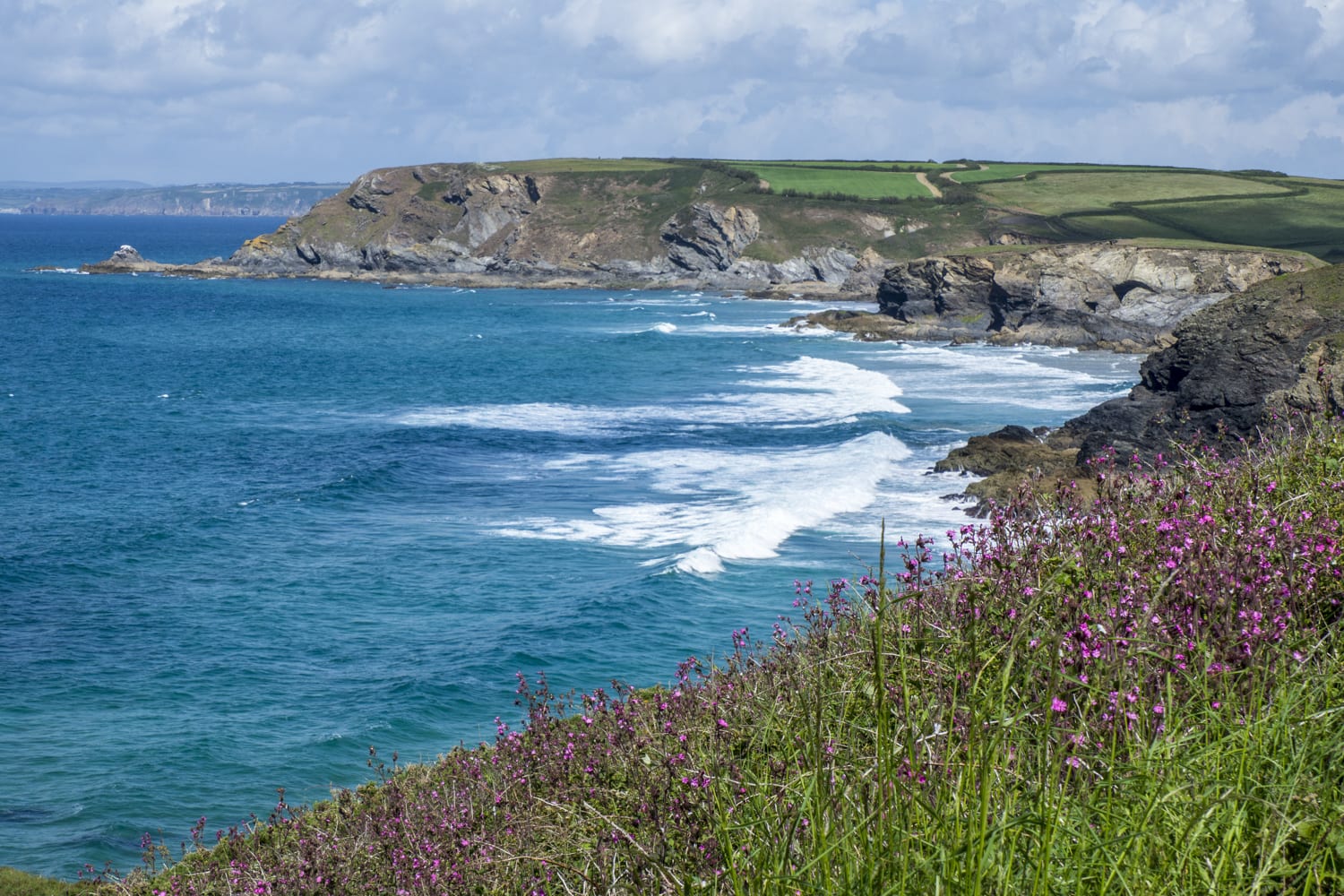 lizard-point-in-cornwall-is-an-ideal-location-for-a-staycation-in-england