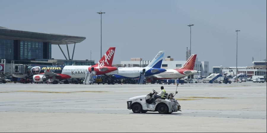 Airlines in India defer Staff Salaries