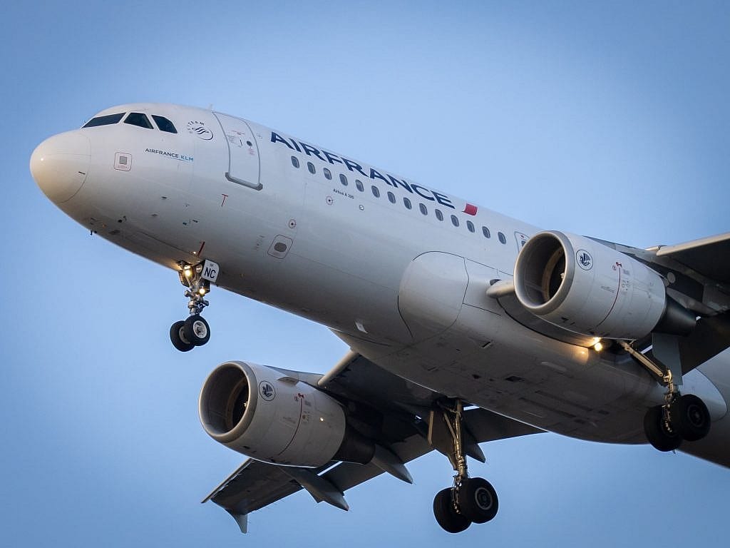 Tegel Airport Closes - Air France Makes The Last Flight