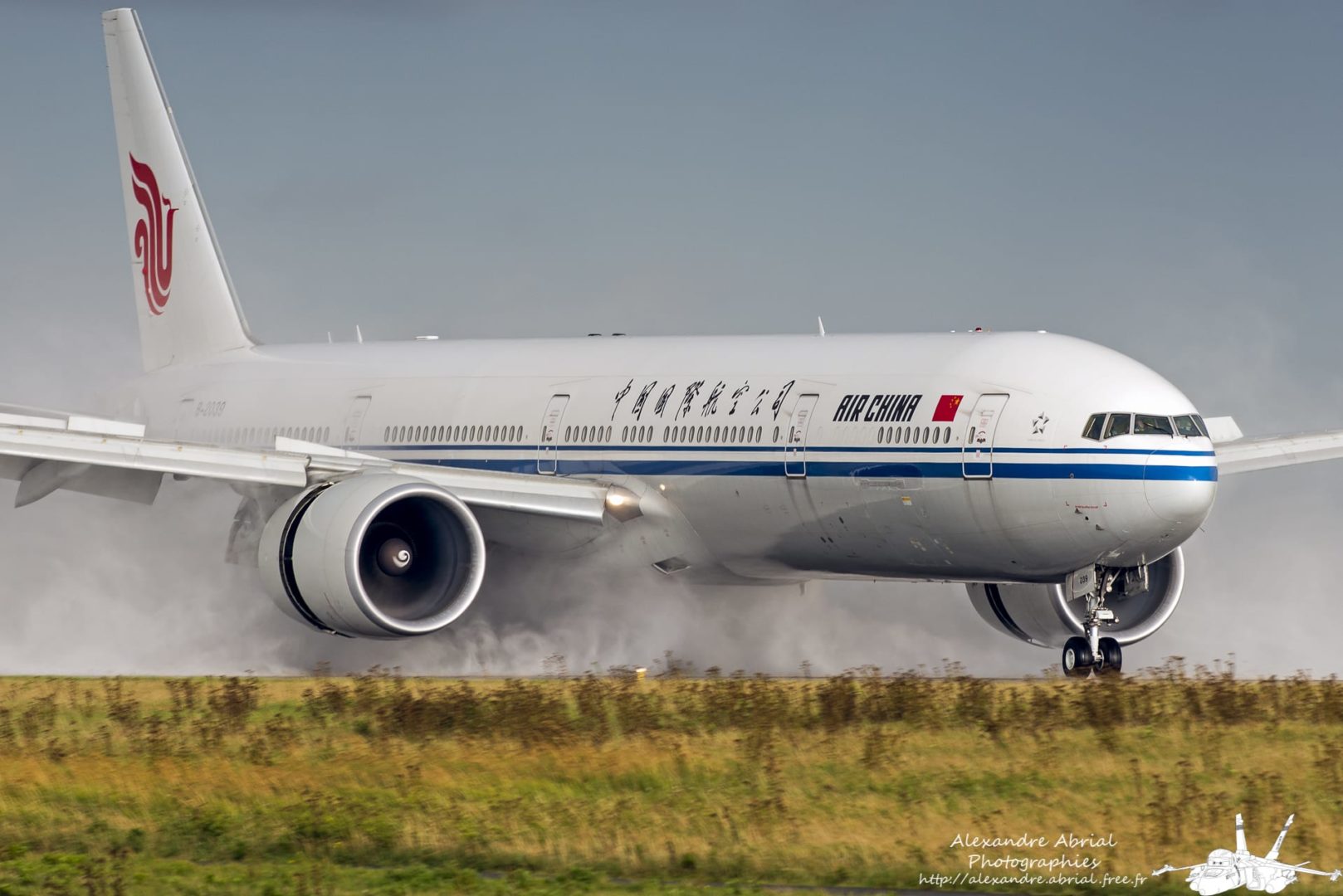 trump-bans-flights-by-chinese-airlines