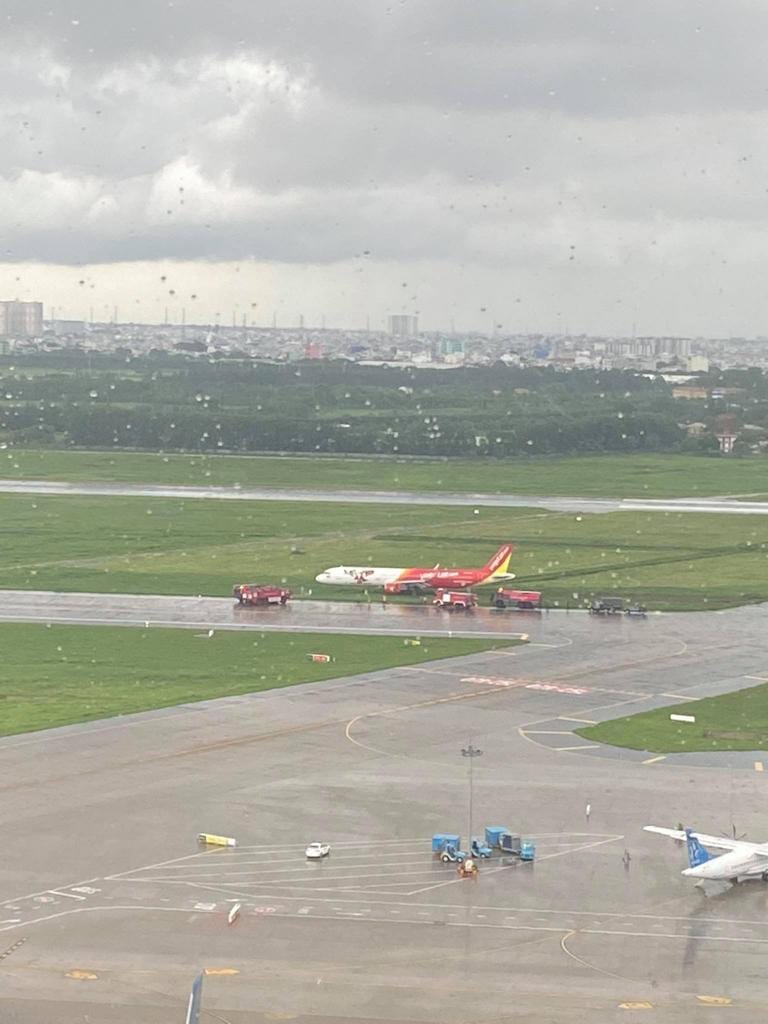 vietjet-a321-runway-excursion