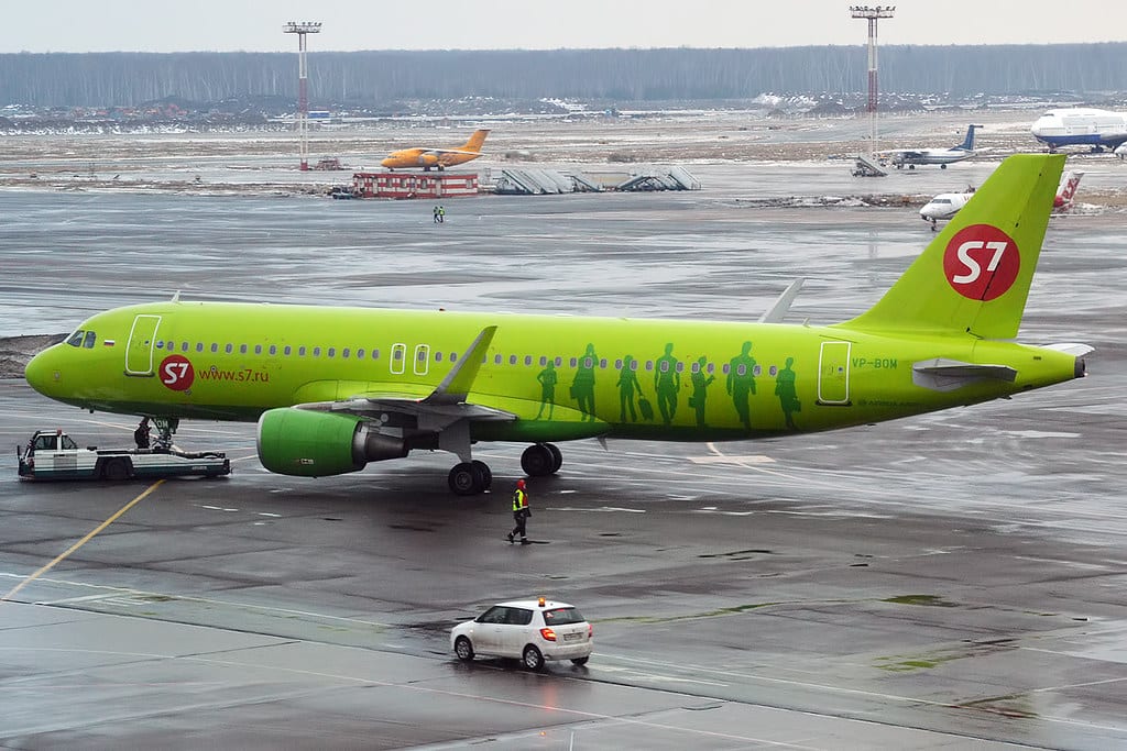 two-a320s-collide-at-pulkovo-airport,-russia;-no-injuries-reported