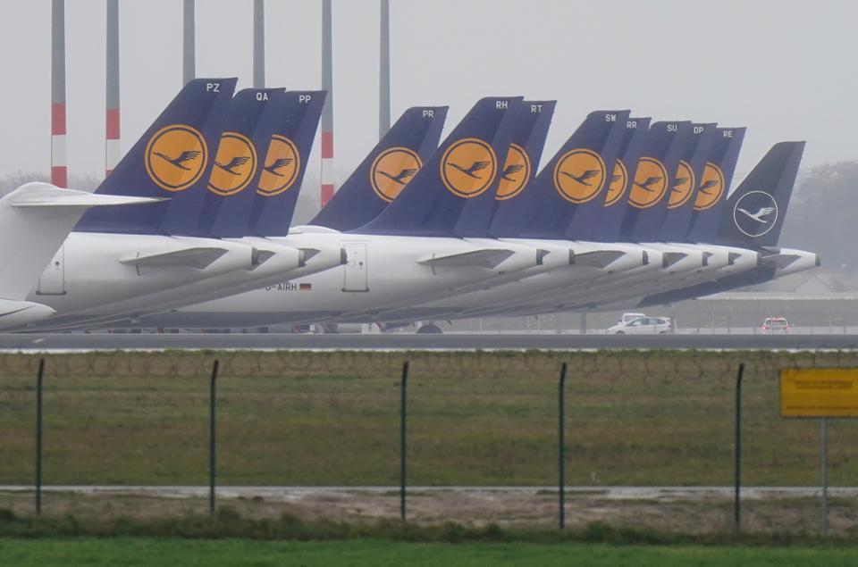 lufthansa-confirms-22000-job-cuts;-awaits-agreement-with-labour-union