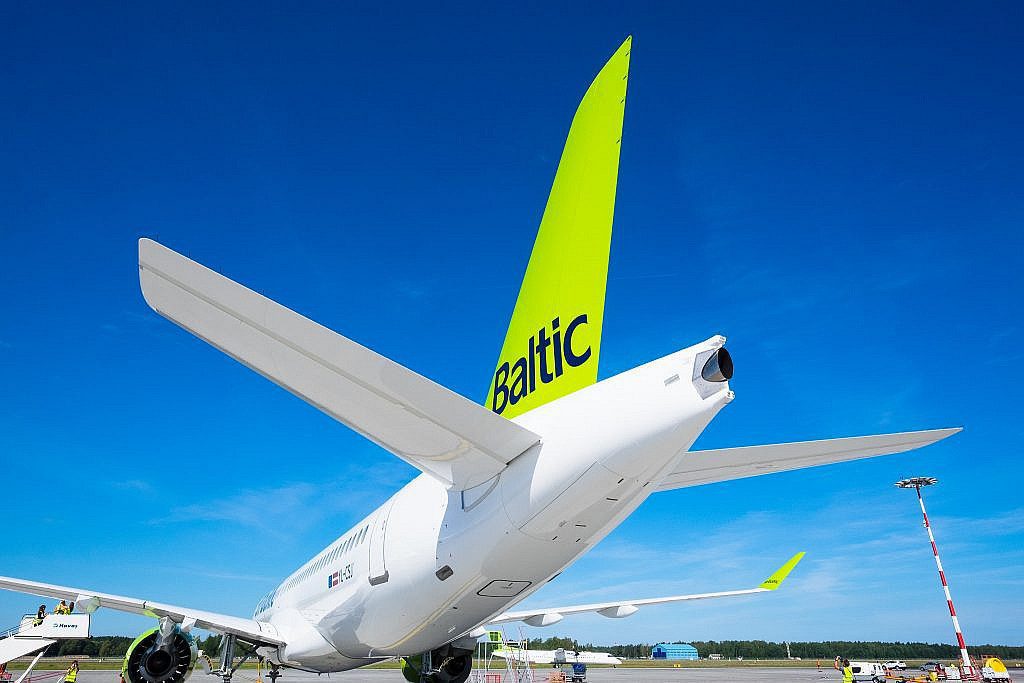 airBaltic – Vaccination Mandatory For Rehired Crew!