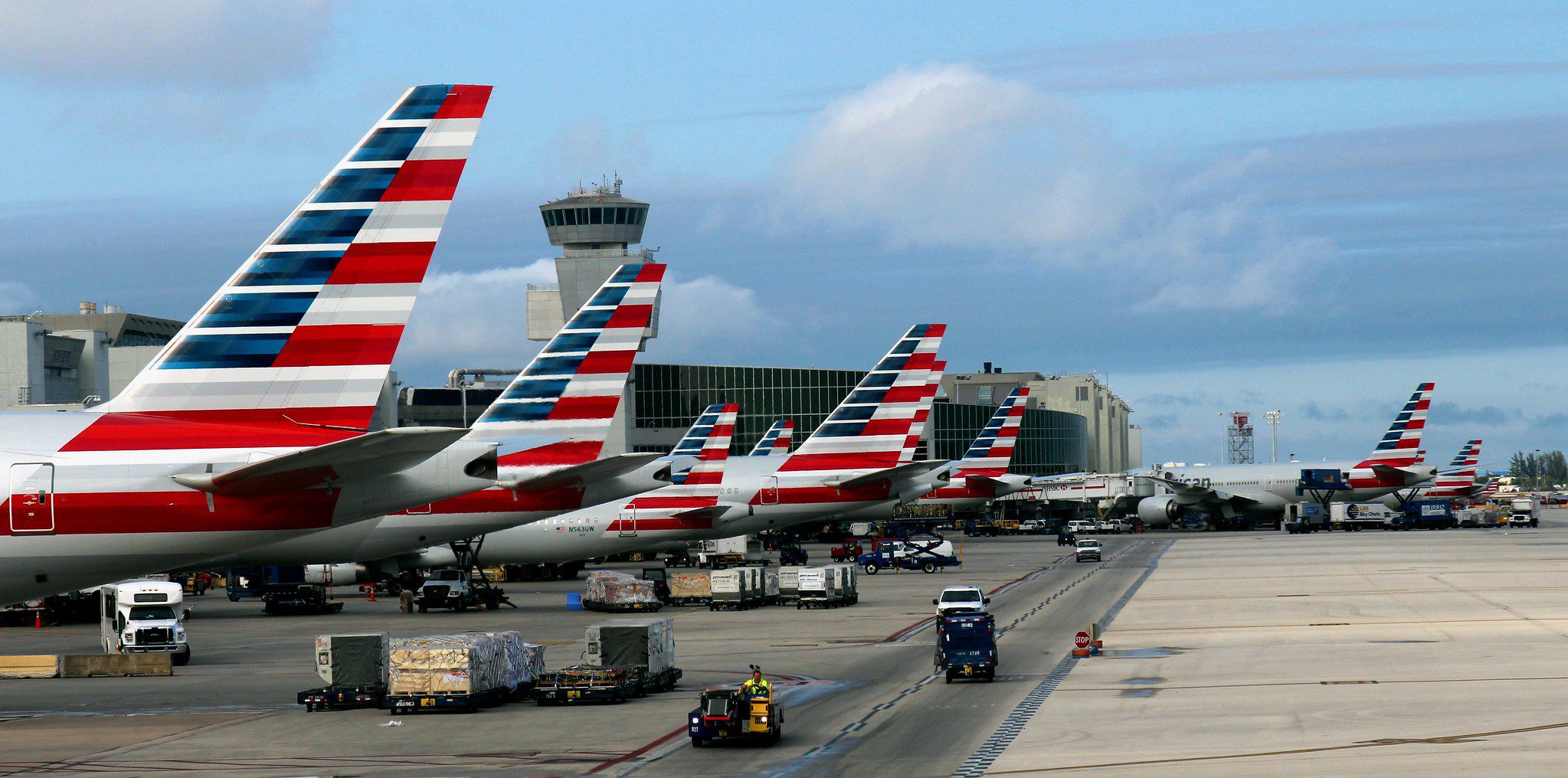 american-airlines-seeks-boeing’s-help-to-avoid-max-cancellations