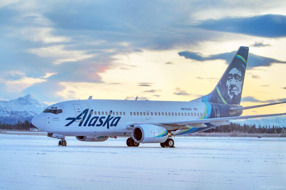 Alaska Airlines 737 Has A Bearstrike On Landing