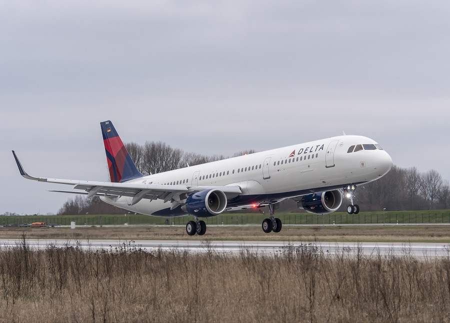Delta Passenger Deploys Slide To Exit Moving Airbus A321