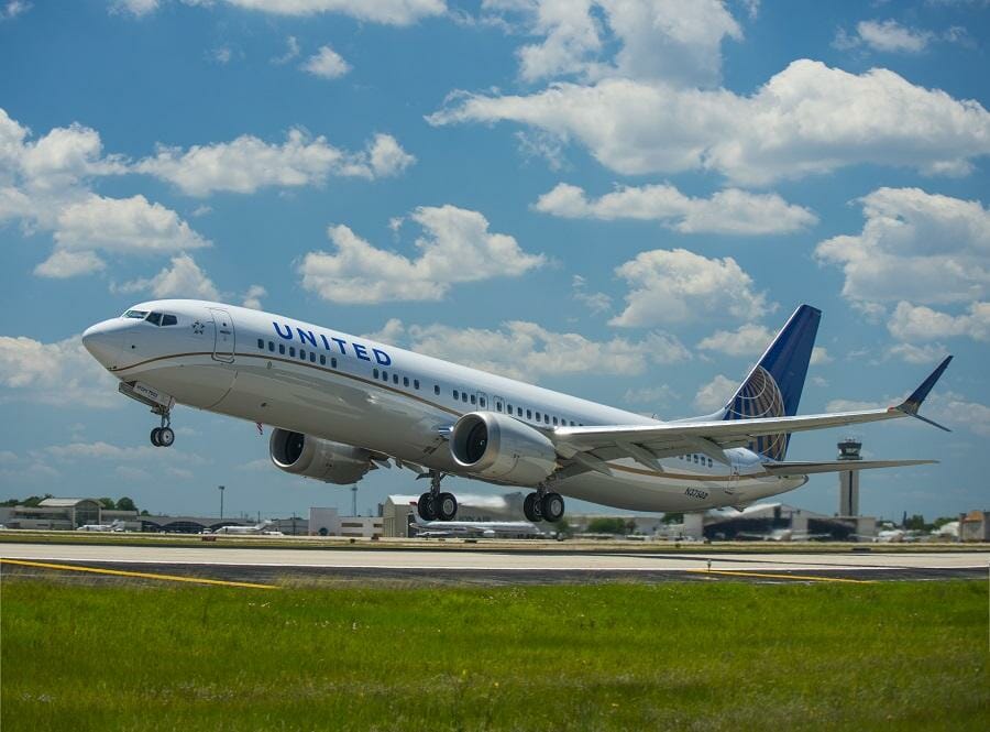 United Flight Lands On Wrong Runway In Pittsburgh!