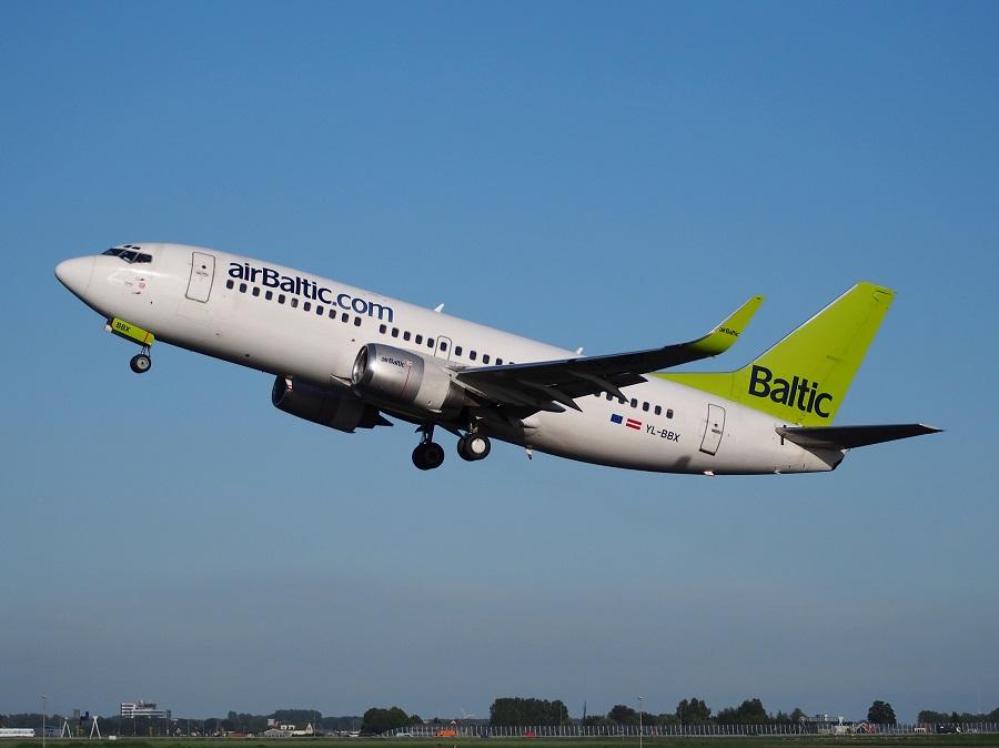 airBaltic Sends Off Its Last Boeing 737