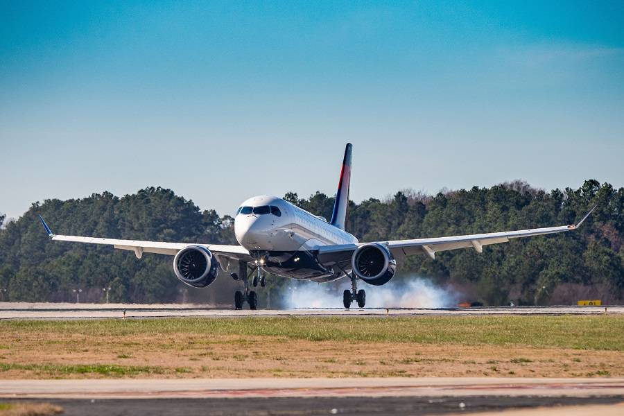 Is Delta Air Lines More Popular By Blocking Seats?