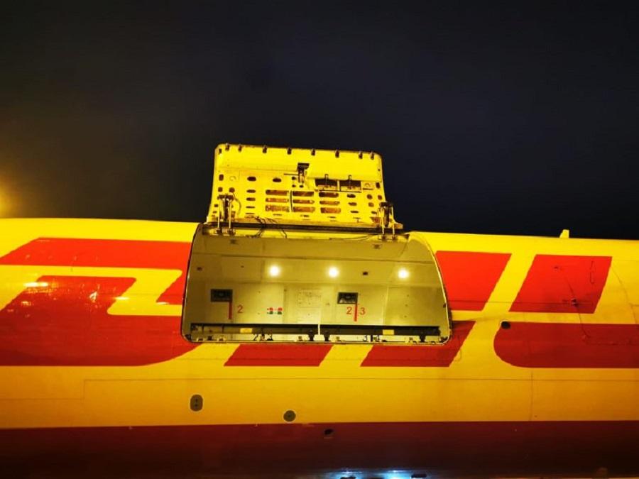 INCIDENT: DHL 757 Freighter Door Opens In Flight!