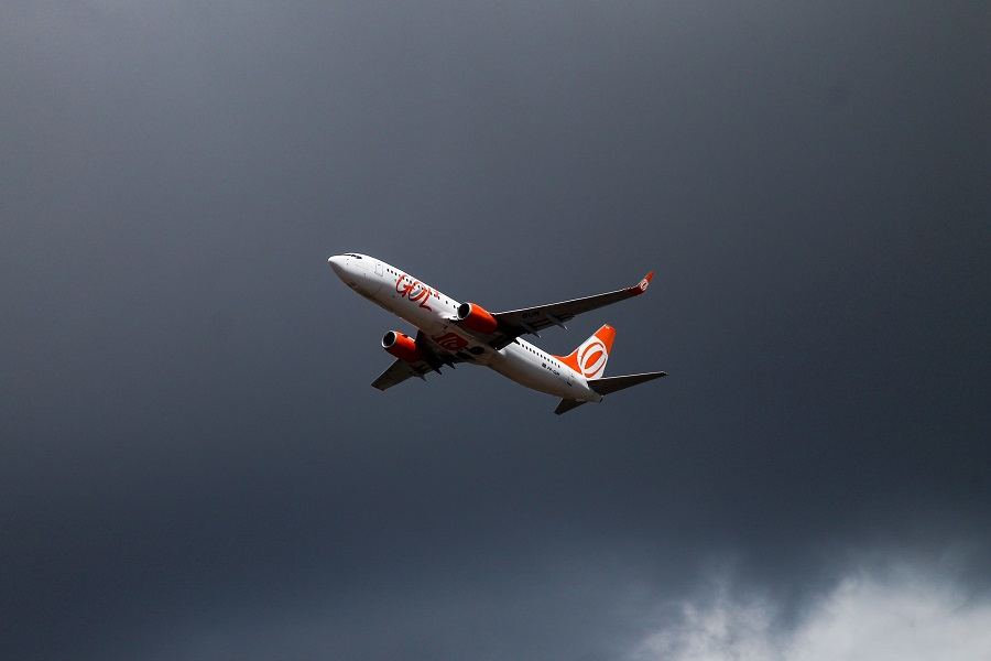 GOL 737 Ground Collision With Aircraft Stairs!