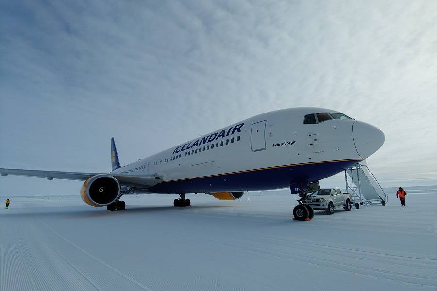 Icelandair Converts Two Of Its 767s to Freighters