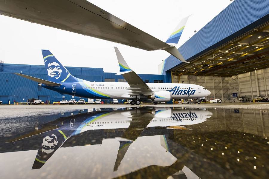 alaska-firms-up-another-52-737-max-orders-mentour-pilot