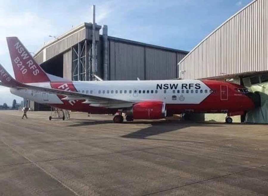 Coulson Boeing 737 Suffers Damage Colliding With Hangar