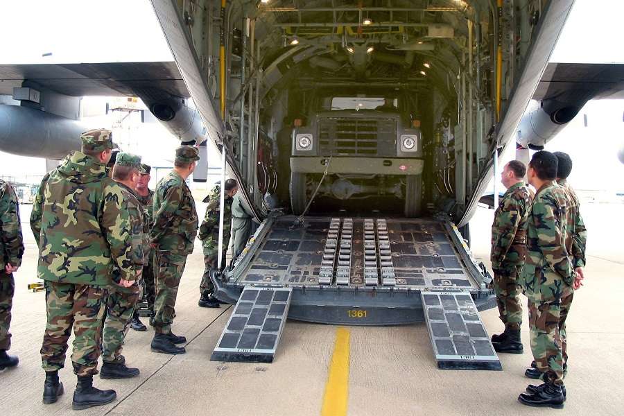 Lockheed Flatbed: Flying Cargo In The Open?