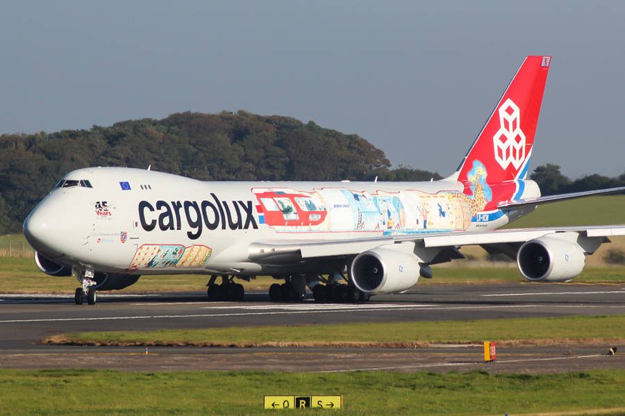 INCIDENT: Cargolux 747 Tears Off Asphalt In Prestwick!