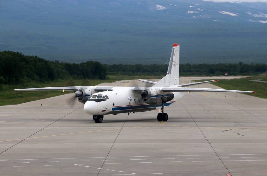 CRASH – Antonov An-26 Impacts Cliff Before Landing