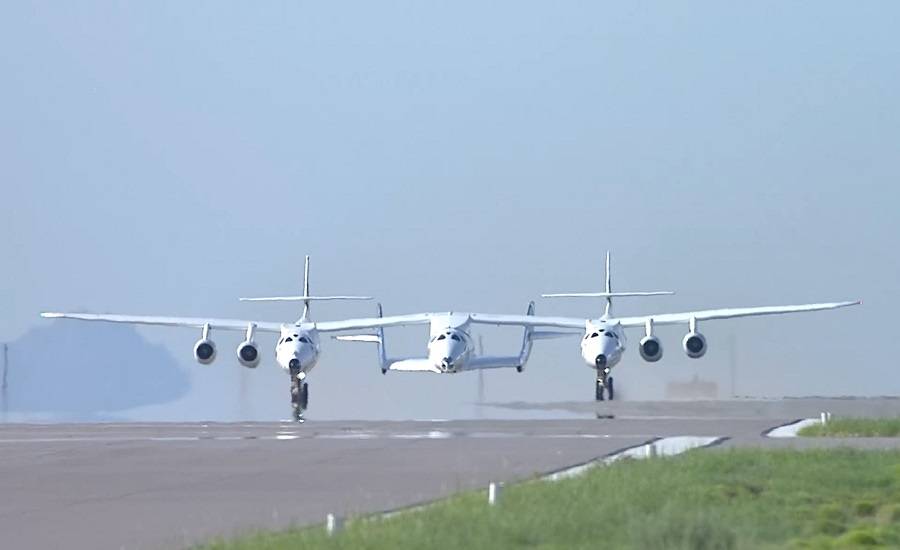 Virgin Galactic’s Richard Branson Goes To Space!