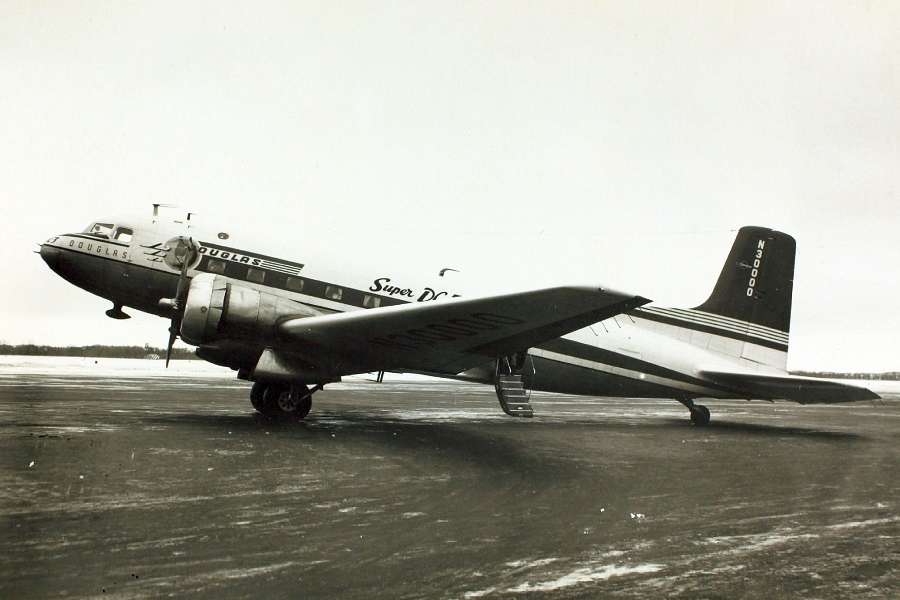 Douglas Aircraft 1930s DC-3 Aluminum Desktop Model  AP110