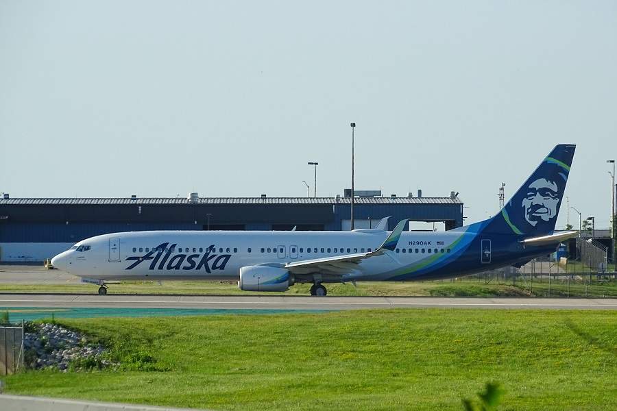 INCIDENT: Phone Fire Causes Alaska 737 Evacuation!