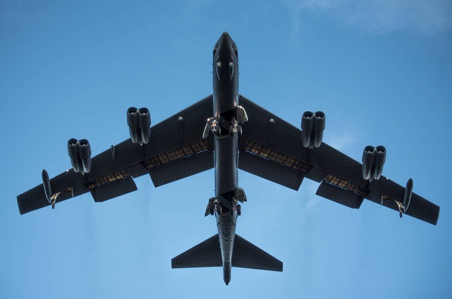 USAF B-52 Bombers Get Rolls-Royce "BizJet" Engines!
