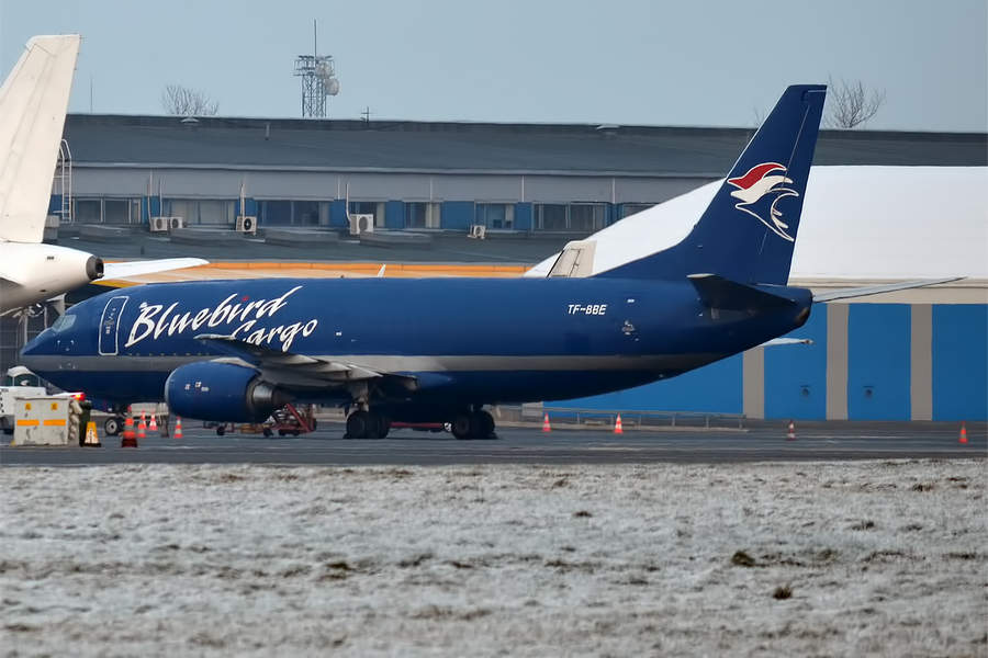 INCIDENT: Airwork 737 Freighter Pressurization Problems