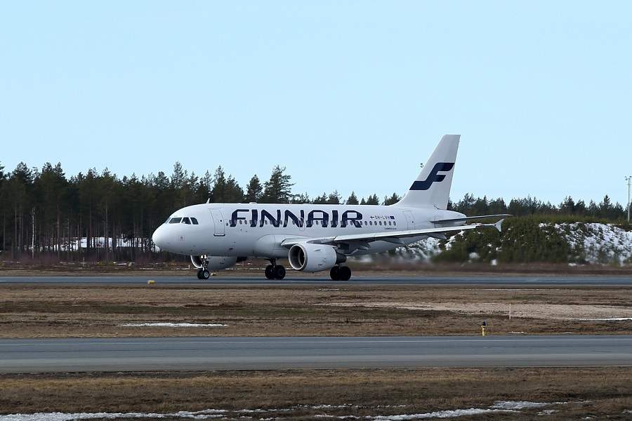 INCIDENT: Finnair A319 Runway Excursion In Snowbank