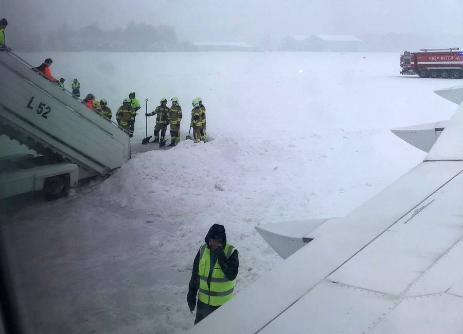 air baltic runway excursion