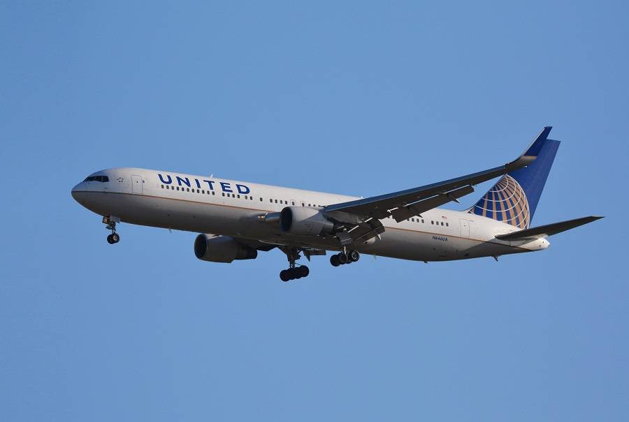 INCIDENT: United 767 Engine Failure Over The Atlantic!