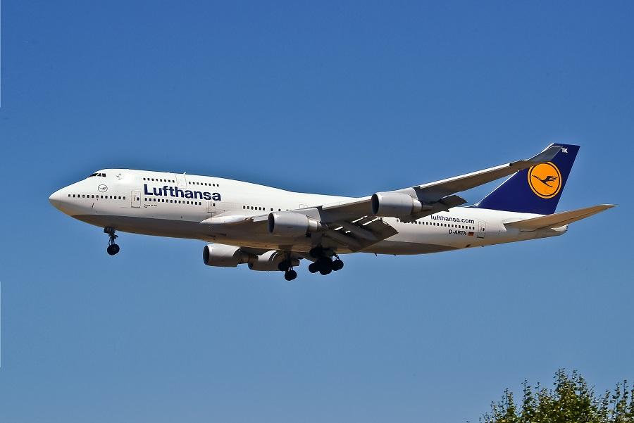 INCIDENT: Lufthansa 747 Diversion and Mystery Vibration!