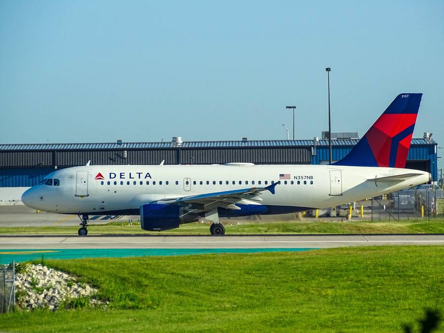 Joy and frustration: A Delta A220 trip report - Runway GirlRunway Girl