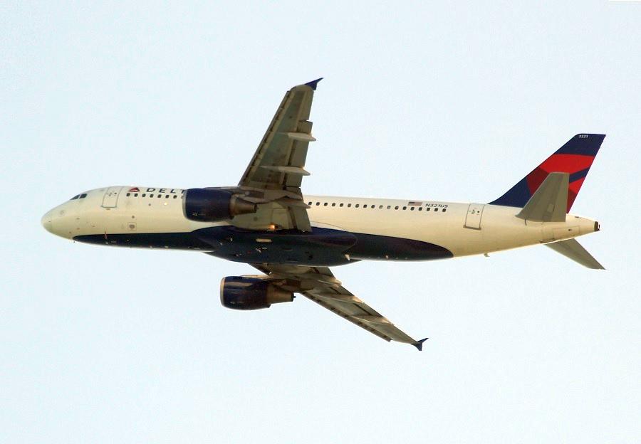 INCIDENT: Delta A320 Loses A Panel In Flight!