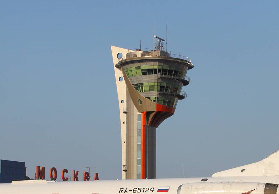 Moscow Airport Furloughs Staff After Sanctions