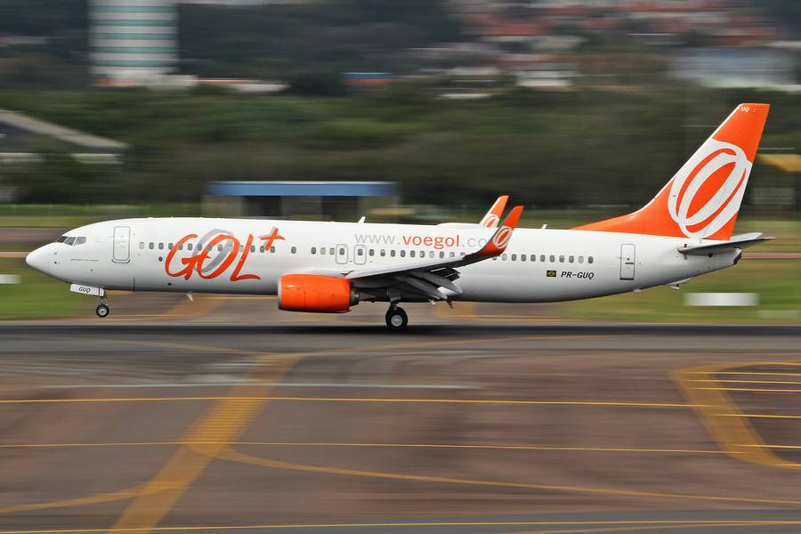 GOL LINHAS AÉREAS - SBSP/CGH, BOEING 737-800 after takeoff …