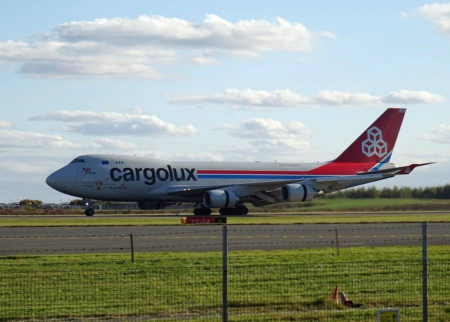 INCIDENT: Cargolux 747 Engine Pod Strike