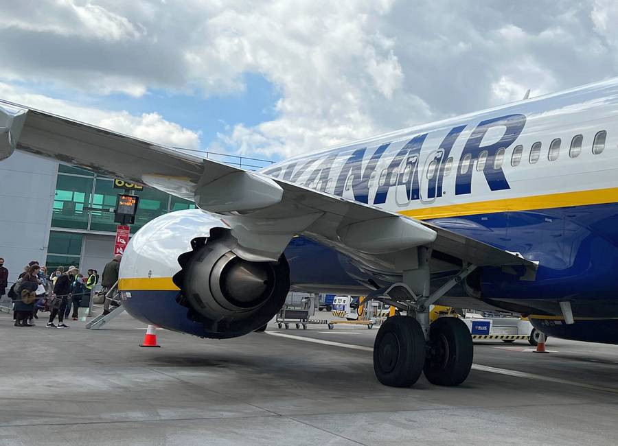 Ryanair To Fly 737s With 40% SAF Out Of Amsterdam!