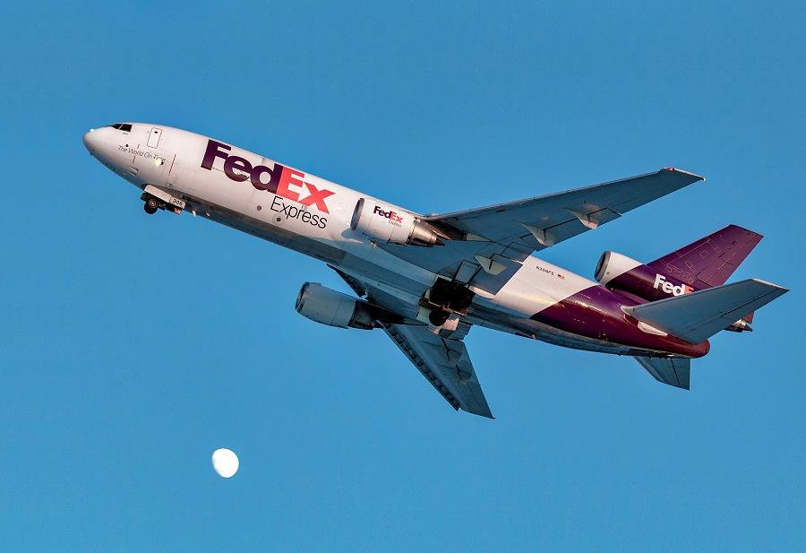 INCIDENT: “Famous” FedEx MD-10 Freighter On Fire!