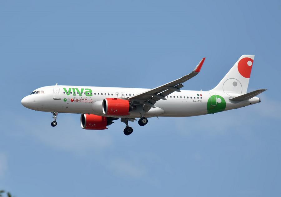 INCIDENT: Viva AeroBus A320neo Sinks Into Asphalt!