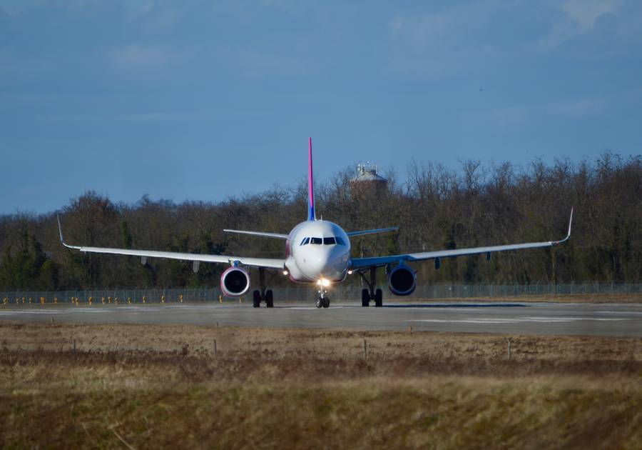 Wizz Air A320 Incident: Low Hydraulics, Unsafe Gear