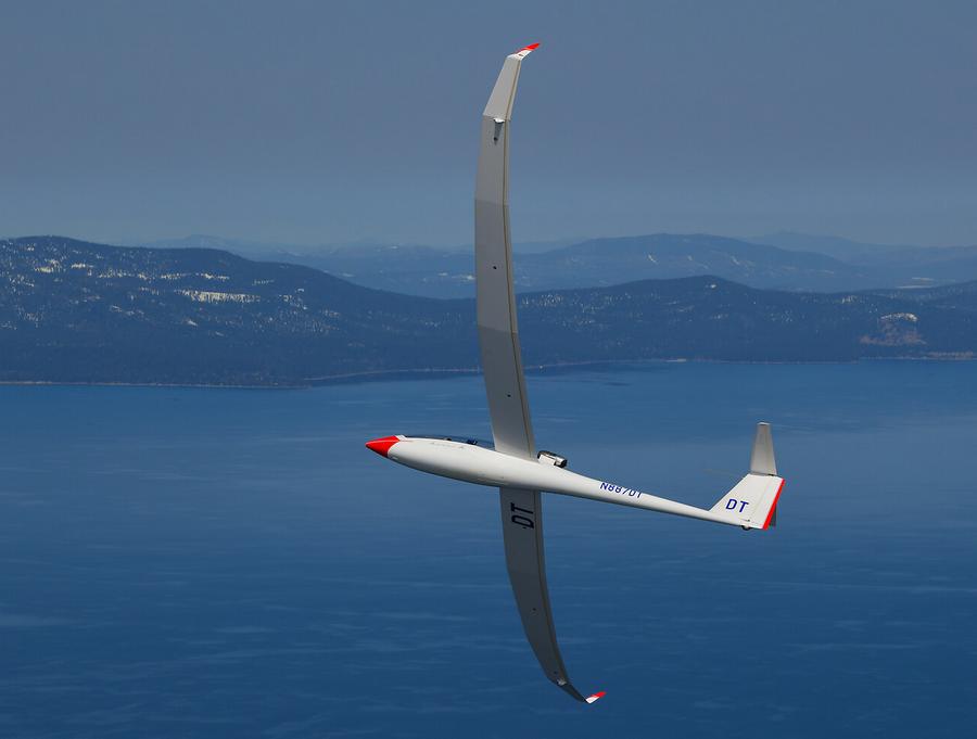 Airbus To Test Hydrogen Contrails With… Glider!