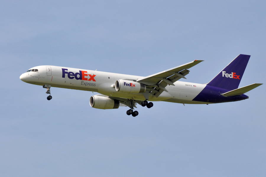 INCIDENT: FedEx 757 Lands On The Wrong Runway