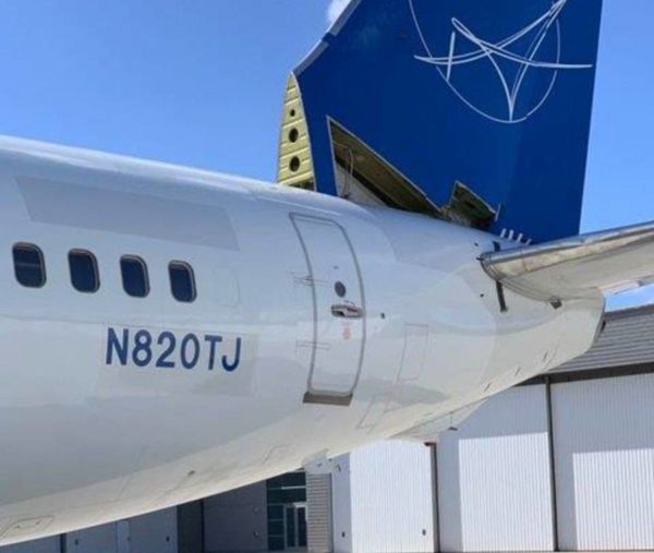 ACCIDENT: iAero 737 Dorsal Fin Separation – Report - Mentour Pilot