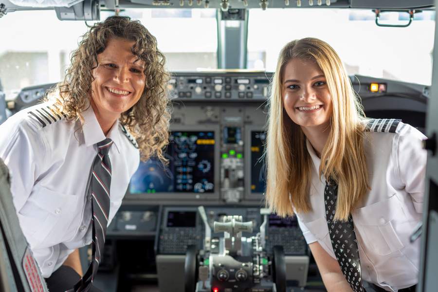 First Southwest Mother & Daughter Pilots Fly On!