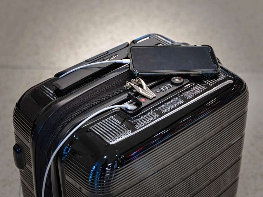 Want To Travel With A Smart Bag Read This Mentour Pilot