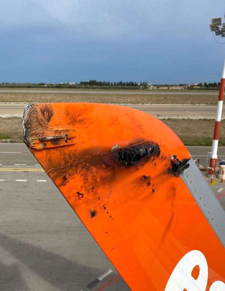 INCIDENT: Lightning Strike Causes A320 Diversion