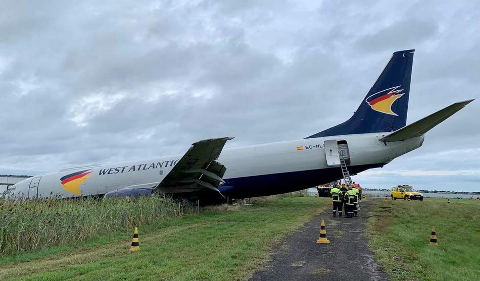 ACCIDENT: 737 Freighter Gets Its Nose Wet
